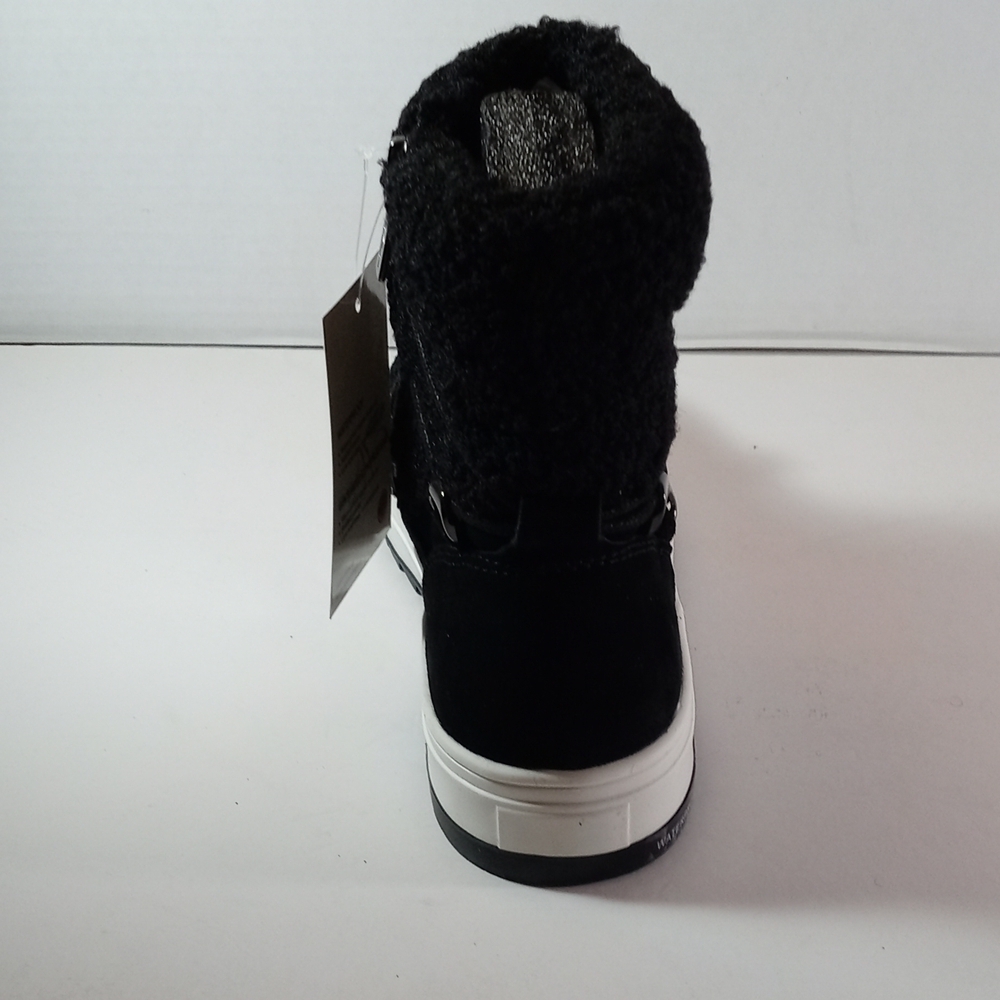 Boot - Picture 4 of 6